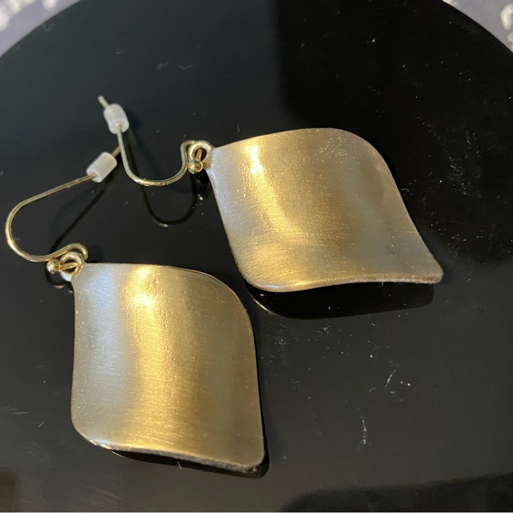 Brushed gold tone earrings